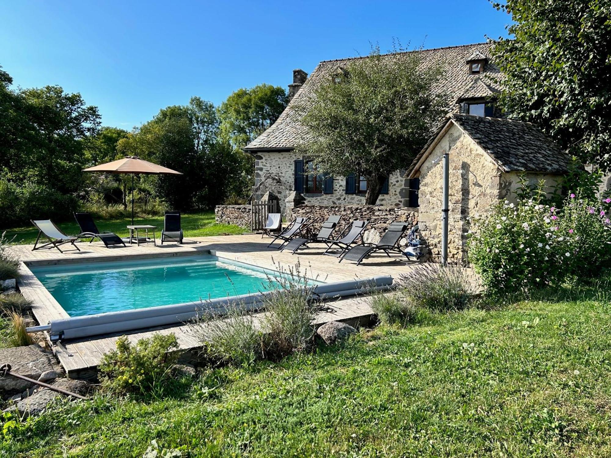 Maison typique Auvergnate, piscine et four à pain Saint-Christophe-Les-Gorges Exterior foto
